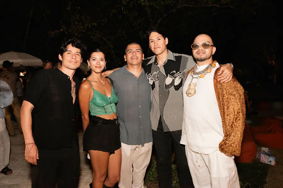 Grupo de asistentes posando durante la noche de cierre de Horizontes Mexicanos 2025