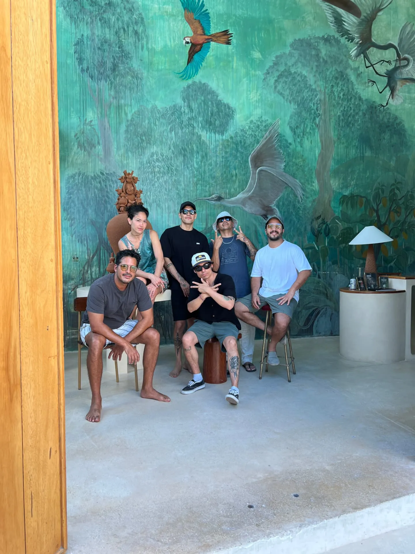 Artistas mexicanos y comunidad reunidos al aire libre en Tulum durante la primera edición de Horizontes Mexicanos
